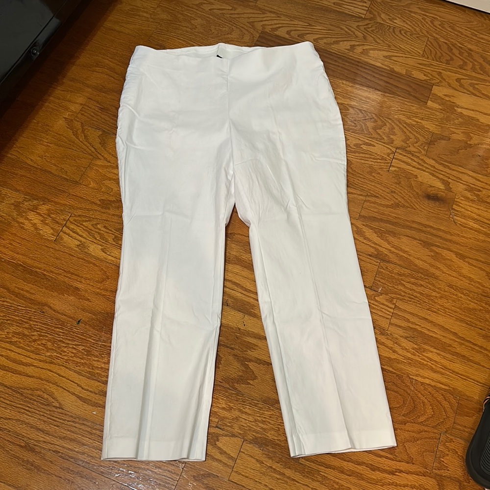 Chico’s white plain so slimming pant size 3